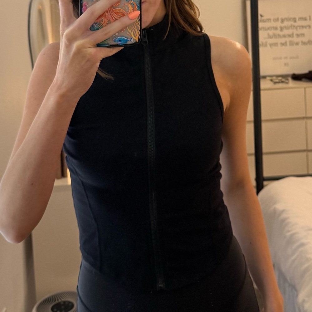 HALARA Black Zip-Up Tank Top